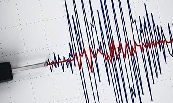 İzmir’de 4.5 büyüklüğünde deprem meydana geldi