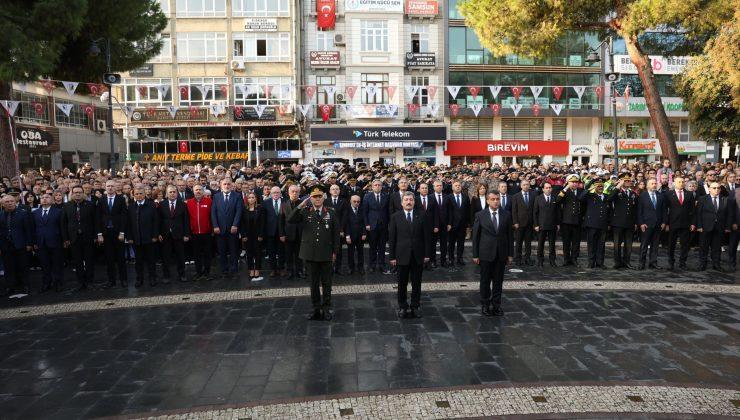 Türkiye Ata’sını andı! Saat 9’u 5 geçe hayat durdu