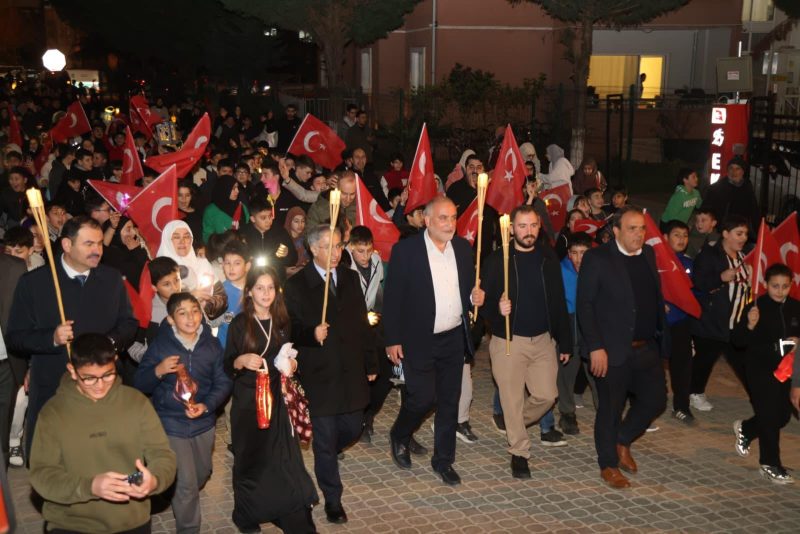 Canik Belediyesi fener alayı yürüyüşü ve İbrahim Sandıkçı.