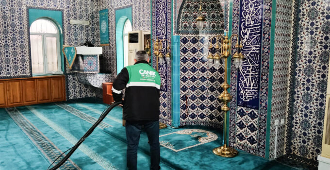 Canik Belediye Başkanı İbrahim Sandıkçı İbadethaneleri Ramazan’a Hazırladı