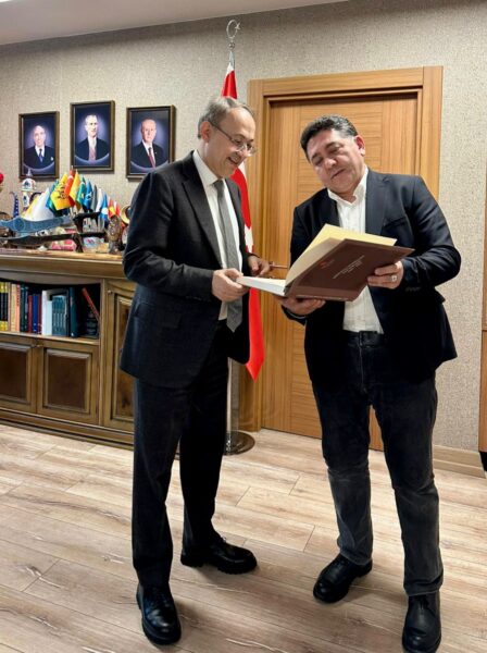 Türk Dünyası Kültür Sanat ve Sinema Vakfı, MHP Genel Başkan Yardımcısı Prof. Dr. İlyas Topsakal’ı "Türk Dünyası Hizmet Ödülü"ne layık gördü.