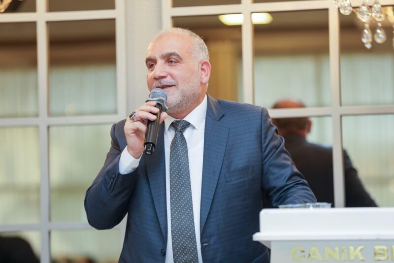 Canik Belediye Başkanı İbrahim Sandıkçı, Ramazan Bayramı mesajında birlik ve beraberlik çağrısında bulundu