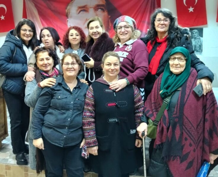 Basın Konseyi Başkanı Pınar Türenç, Rize'de 8 Mart etkinliğinde kadın cinayetleri ve basın özgürlüğü üzerine konuştu.