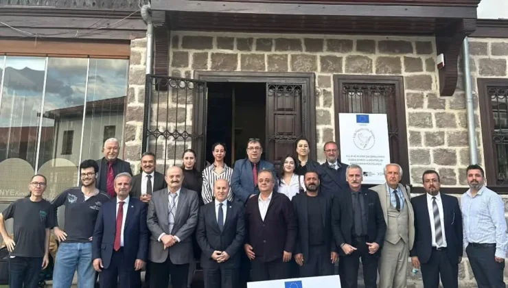 Ankara’da Medya Zirvesi: Gazeteciler Sansür Ve Dezenformasyona Karşı Buluştu