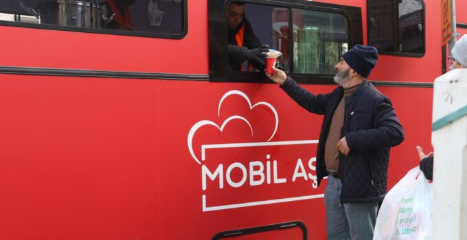 Atakum Belediyesinin sıcak çorba hizmeti sürüyor