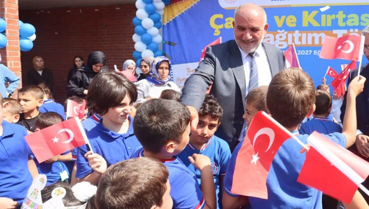 Canik’ten Öğrencilere Burs Ve Kırtasiye Desteği