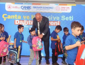 Canik’te İlkokula Başlayan Öğrencilere Destek