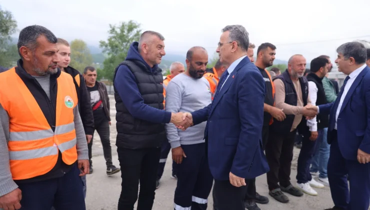 Başkan İhsan Kurnaz Personelle Bayramlaştı: “İlkadım İçin Gece Gündüz Çalışıyorsunuz”
