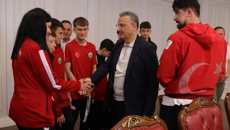 Avrupa Üçüncüsü Milli Sporcu Başkan Kurnaz’ı Ziyaret Etti
