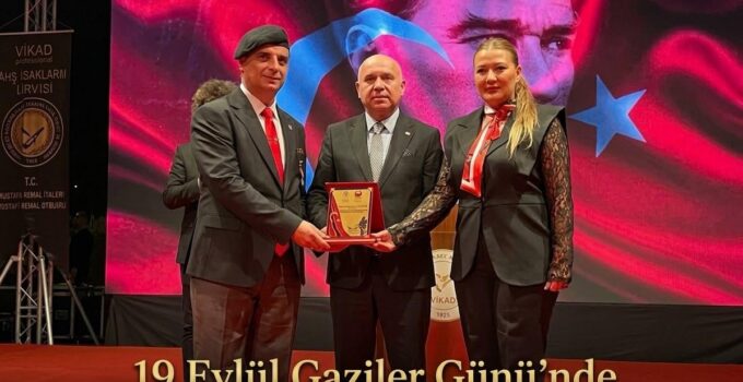 Ordulu gazeteci Adil Koçalan’a Gaziler Günü’nde anlamlı plaket