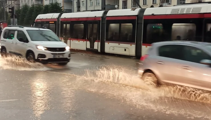 Samsun’da Sağanak Felaketi: Atakum Göle Döndü, Havza’yı Sel Vurdu!