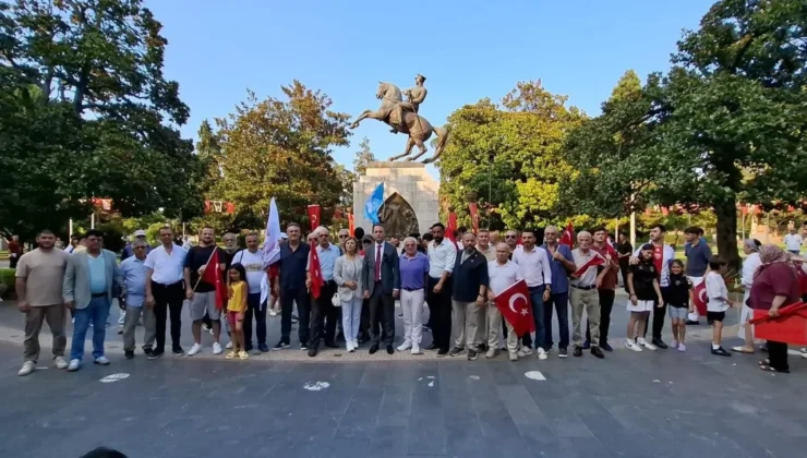 Zafer Partisi “Teröre Af” Yasasını Onur Anıtı’nda Protesto Etti