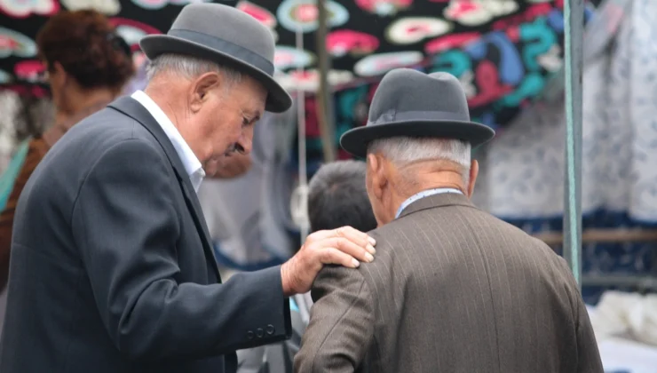 Emekli Maaşına Yapılan Zam Yetersiz Kalınca Yeni Arayışlar Başladı