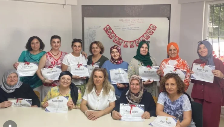 Atakum Özgecan Kadın Danışma Merkezi Mezunlarını Verdi