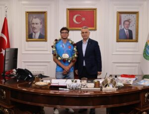 İlkadımlı güreşçi Oğuzhan Kaya’dan gümüş madalya