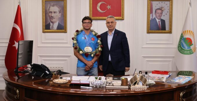İlkadımlı güreşçi Oğuzhan Kaya’dan gümüş madalya