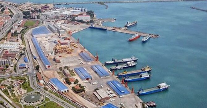 Samsun Limanı’nda 35 gemi çözüm bekliyor!