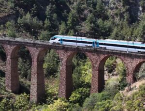 Karadeniz’in geleceği Samsun-Sarp Demir Yolu!